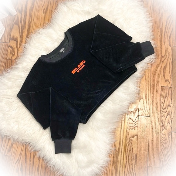 💕NWT Super Cute Black Long Sleeved Milano di Rouge Crop Top💕 - Picture 1 of 9